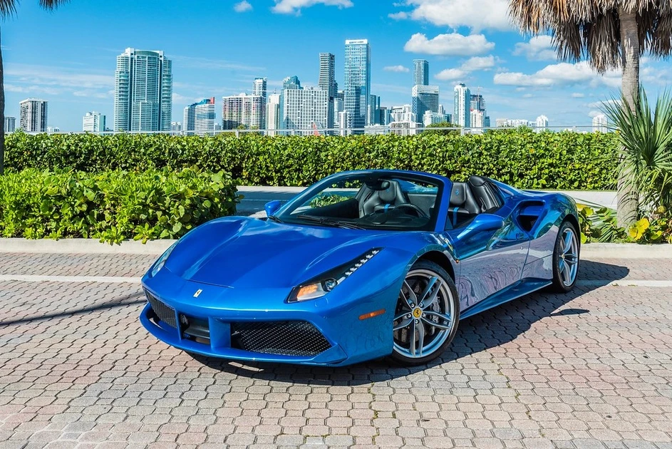 Convertible vs Coupe: What’s the Best Exotic Car Rental for Miami Weather?