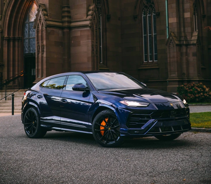 Top 5 Reasons to Rent a Lamborghini Huracan or Urus in Miami | Monarc VIP