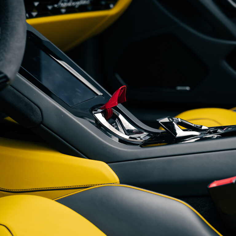 Lamborghini Huracan - Image 13