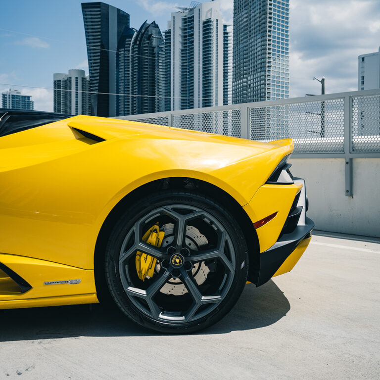 Lamborghini Huracan - Image 17