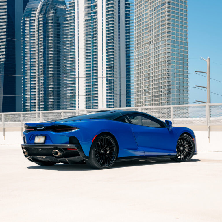 McLaren GT - Image 2