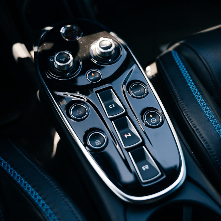 McLaren GT - Image 13