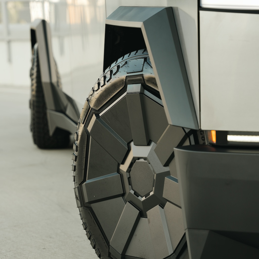 Tesla Cybertruck Cyberbeast - Image 15