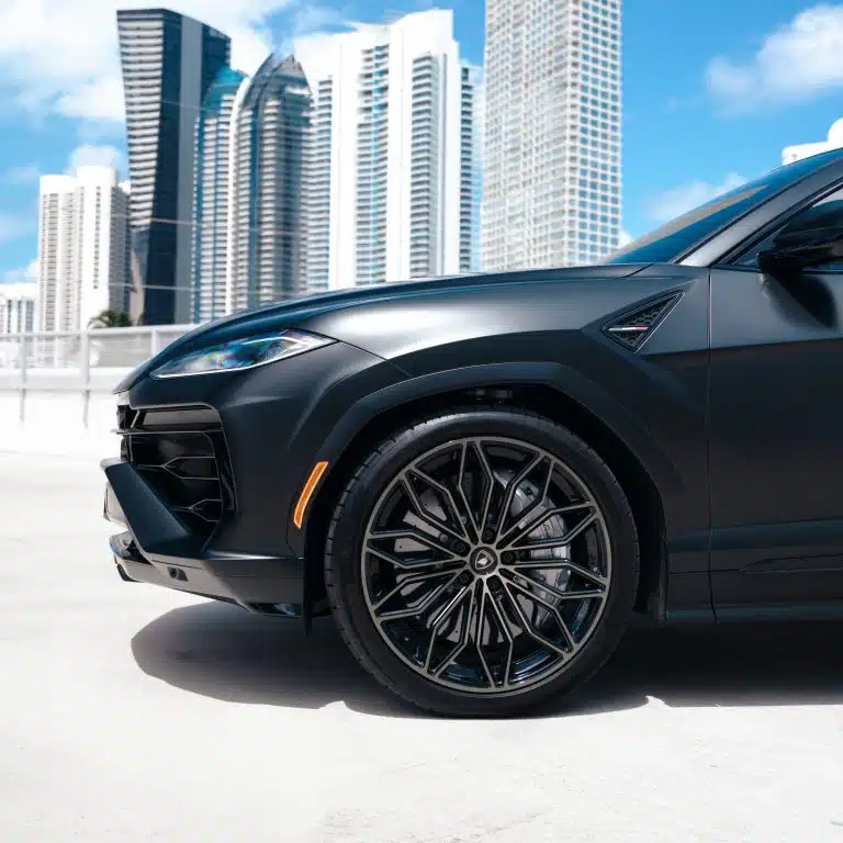 Lamborghini Urus S Blue - Image 32