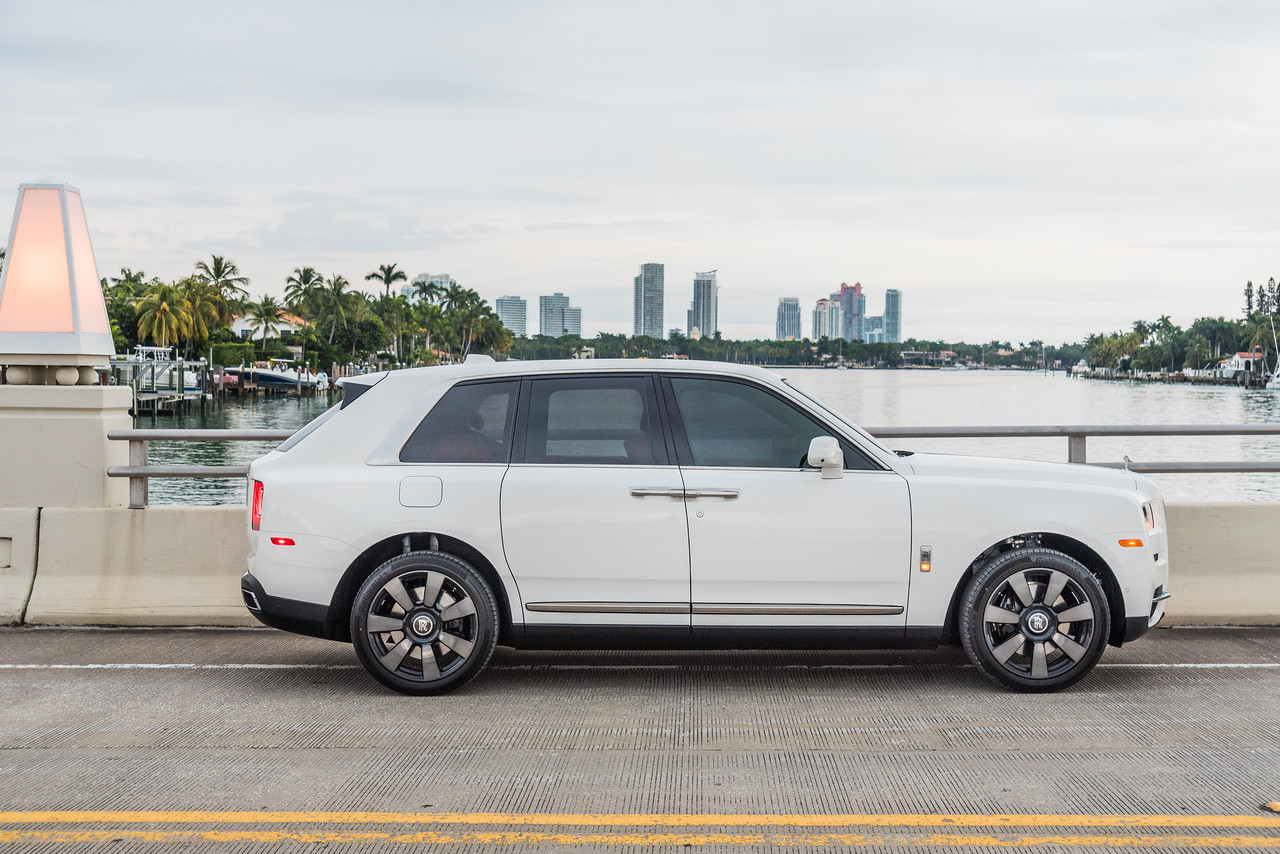 Rolls-Royce Cullinan White rental Miami