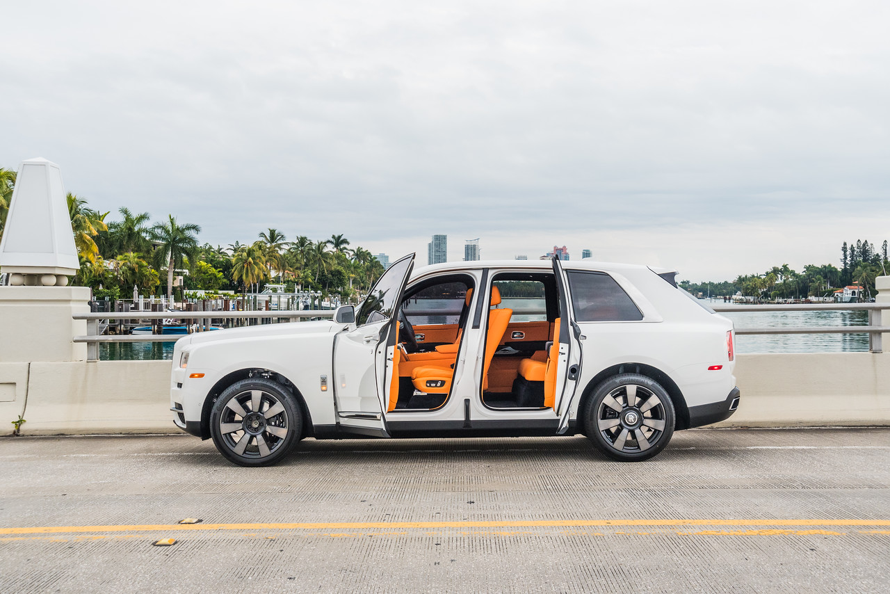 Rolls-Royce Cullinan White - Image 2