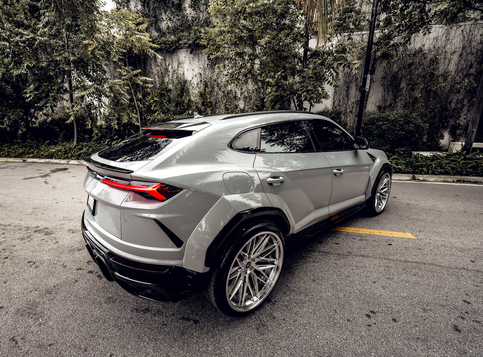 Lamborghini Urus - Image 5