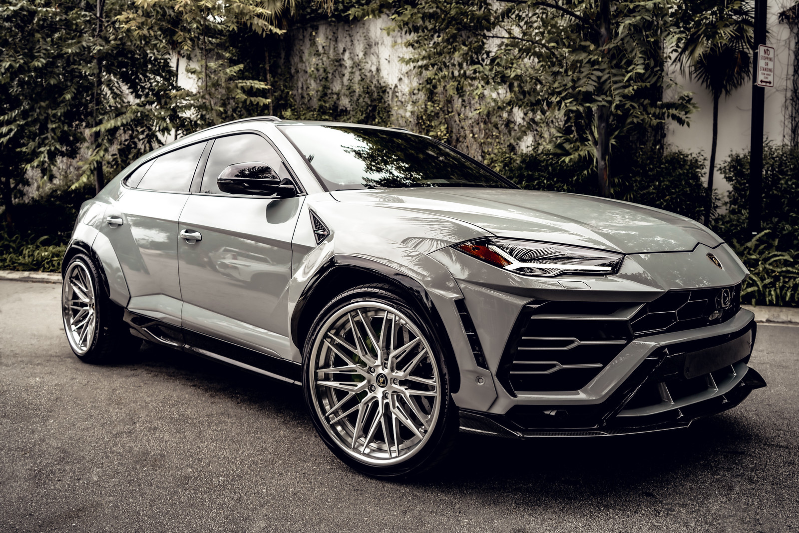 Lamborghini Urus - Image 6