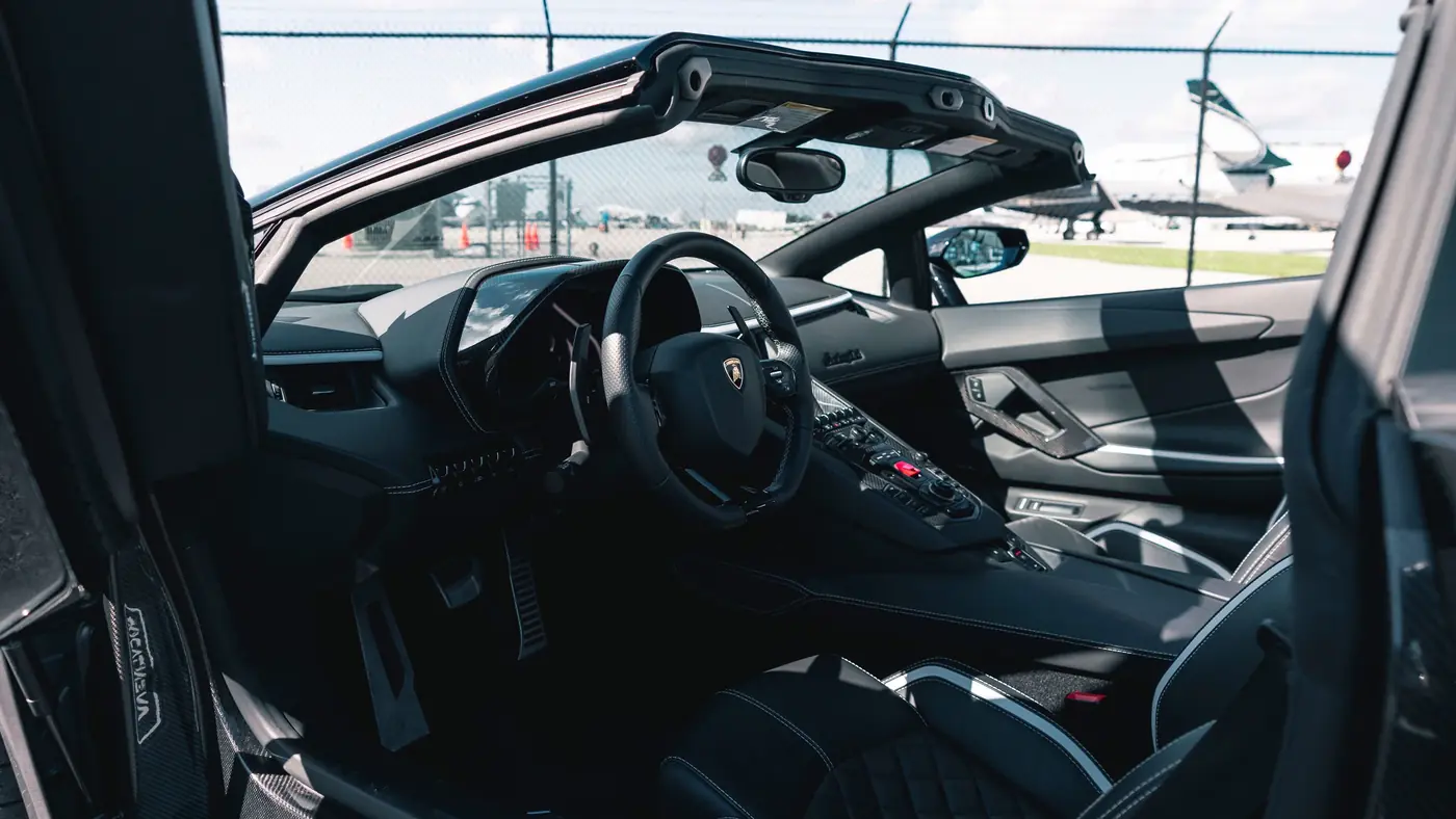 Lamborghini Aventador - Image 2
