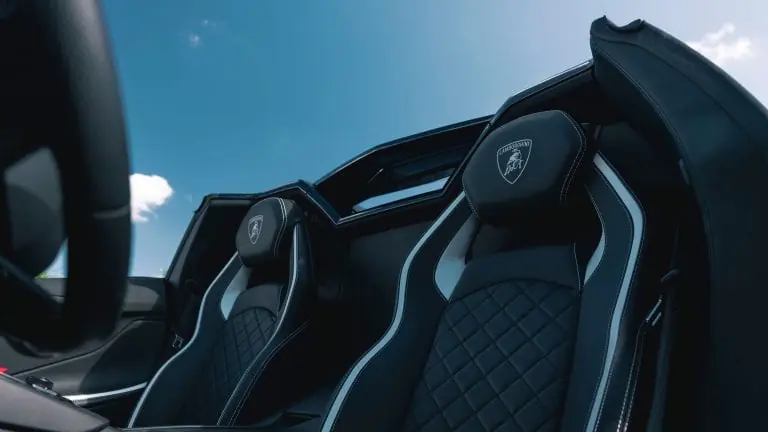 Lamborghini Aventador - Image 3