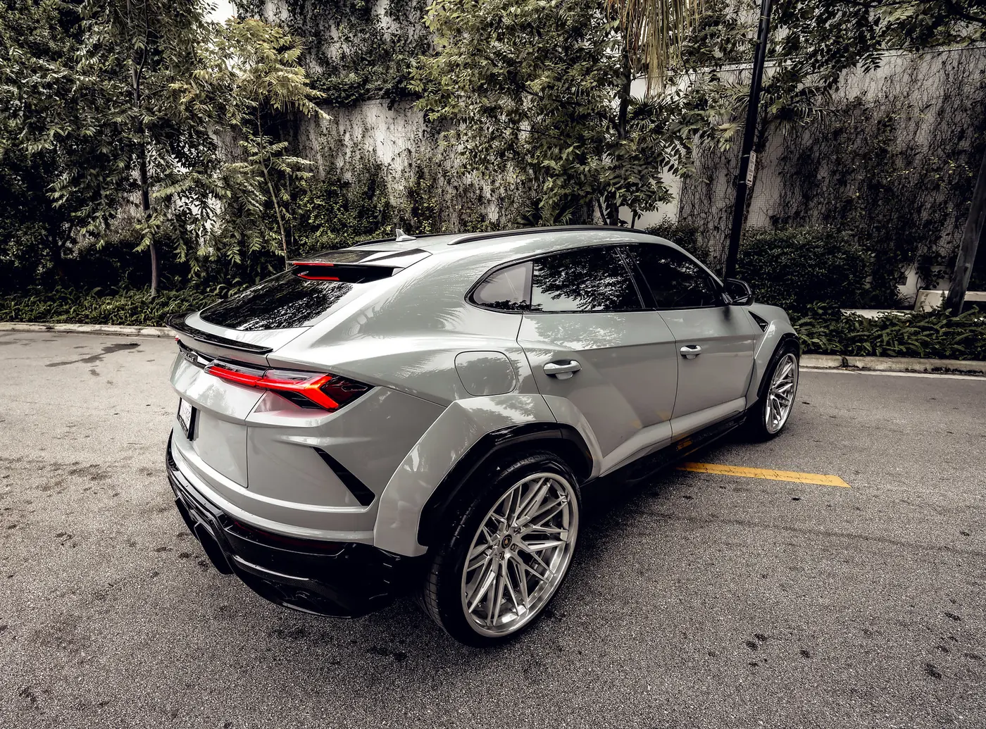 Lamborghini Urus - Image 5