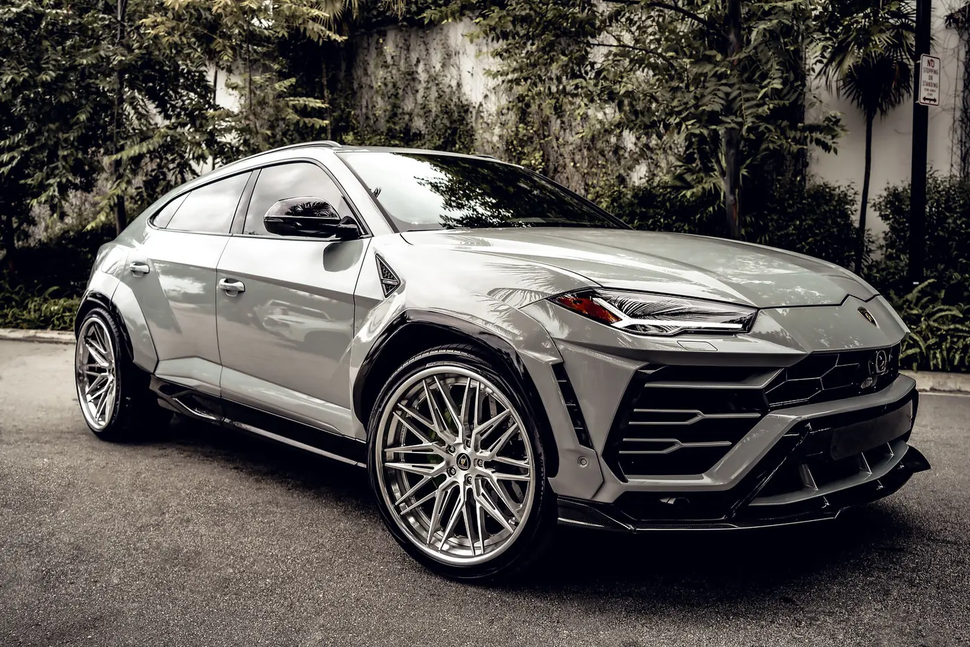 Lamborghini Urus - Image 6