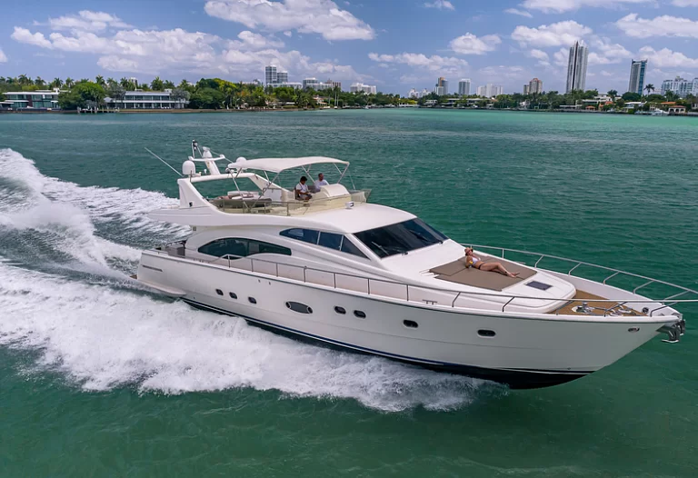 Ferretti Lumar 75ft